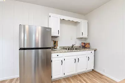 115 Roslyn Dr, Concord, CA 94518 - Photo 43