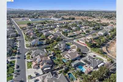 636 Ward Creek Ct, Brentwood, CA 94513 - Photo 27