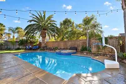 2454 Pacific Grove Ct, Discovery Bay, CA 94505 - Photo 35
