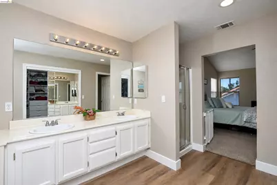 2454 Pacific Grove Ct, Discovery Bay, CA 94505 - Photo 27