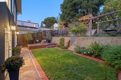 1328 Grand Avenue, Piedmont, CA 94610 - Photo 23