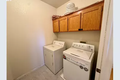 1965 Sugarloaf Mountain Ct, Antioch, CA 94531 - Photo 11