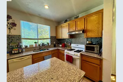 1965 Sugarloaf Mountain Ct, Antioch, CA 94531 - Photo 9