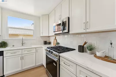 3039 Kansas St, Oakland, CA 94602 - Photo 25