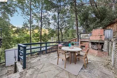 273 Beauforest Dr, Oakland, CA 94611 - Photo 27