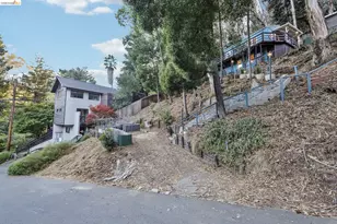 273 Beauforest Dr, Oakland, CA 94611 - Photo 37