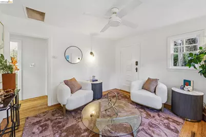 273 Beauforest Dr, Oakland, CA 94611 - Photo 3