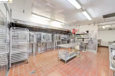 1240 47th Ave, Oakland, CA 94601 - Photo 15