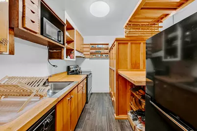 425 Orange St #210, Oakland, CA 94610 - Photo 5
