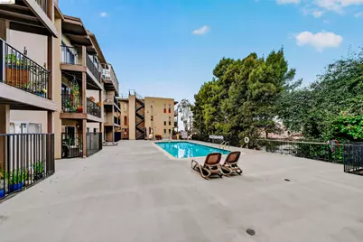 425 Orange St #210, Oakland, CA 94610 - Photo 35