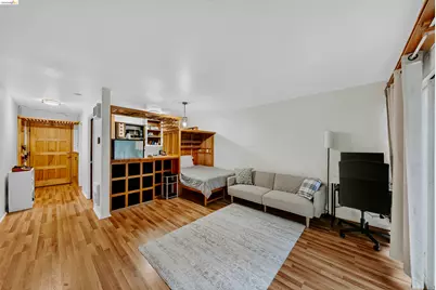 425 Orange St #210, Oakland, CA 94610 - Photo 1