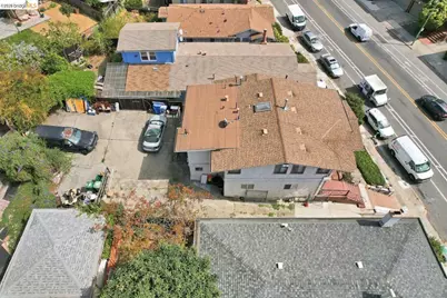 2425 Park Blvd, Oakland, CA 94606 - Photo 5