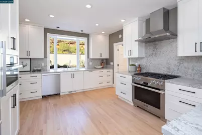 3370 Stage Coach Dr, Lafayette, CA 94549 - Photo 9
