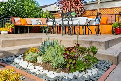 1823 Moreland Dr, Alameda, CA 94501 - Photo 41