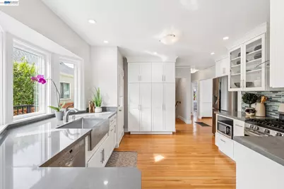 1823 Moreland Dr, Alameda, CA 94501 - Photo 17