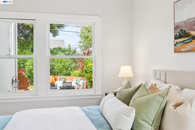 1823 Moreland Dr, Alameda, CA 94501 - Photo 19