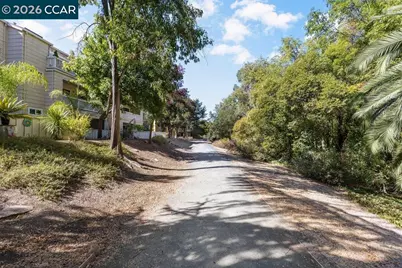175 Village Pl, Martinez, CA 94553 - Photo 25