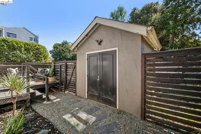 323 63rd Street #A, Oakland, CA 94618 - Photo 27