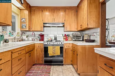 2383 Mountain View Dr, Concord, CA 94520 - Photo 9