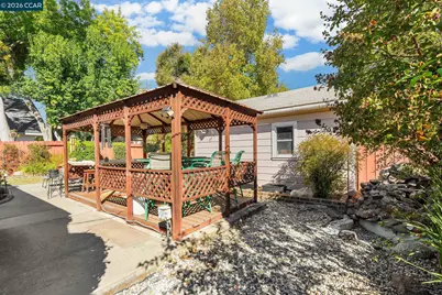 2383 Mountain View Dr, Concord, CA 94520 - Photo 23