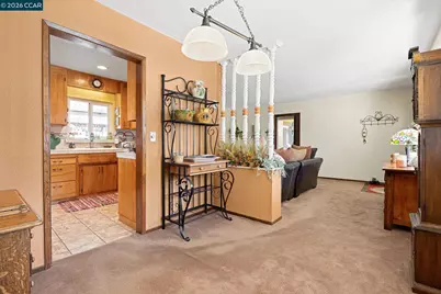 2383 Mountain View Dr, Concord, CA 94520 - Photo 5