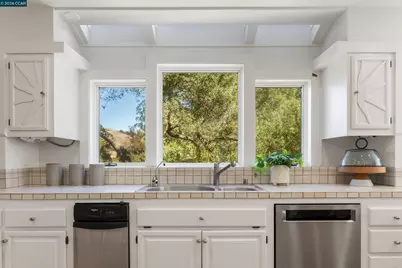 1070 Bollinger Canyon Rd, Moraga, CA 94556 - Photo 9