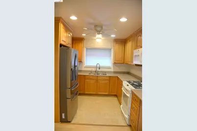1140 Los Palos Ct, Pittsburg, CA 94565 - Photo 9