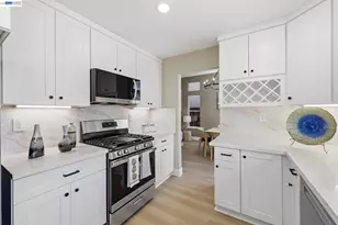 29087 Gillingham Ln, Hayward, CA 94544 - Photo 17