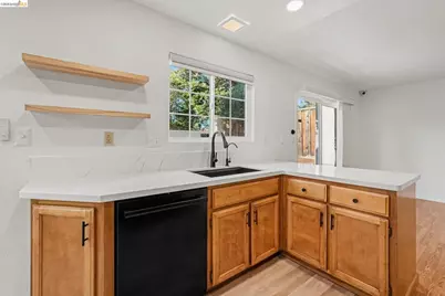 5272 Pebble Glen Dr, Concord, CA 94521 - Photo 5