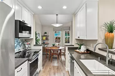 7520 Canyon Meadow Cir #D, Pleasanton, CA 94588 - Photo 11