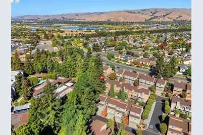 37901 Bright Cmn, Fremont, CA 94536 - Photo 41