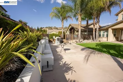 9241 Tea Tree Ct, Gilroy, CA 95020 - Photo 15