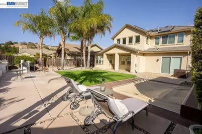 9241 Tea Tree Ct, Gilroy, CA 95020 - Photo 17