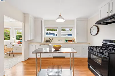 3431 Suter St, Oakland, CA 94602 - Photo 9