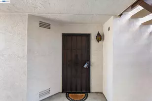21117 Gary Dr, Hayward, CA 94546 - Photo 3