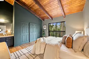7099 Pinehaven Rd, Oakland, CA 94611 - Photo 21