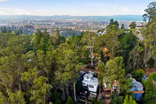 7099 Pinehaven Rd, Oakland, CA 94611 - Photo 65