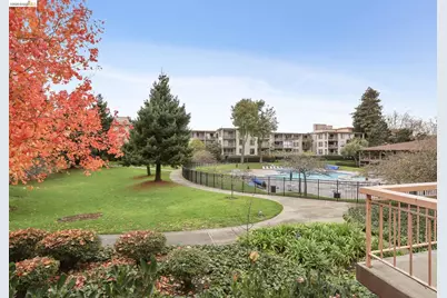 4 Commodore Dr #D222, Emeryville, CA 94608 - Photo 3