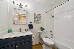 4 Commodore Dr, Emeryville, CA 94608 - Photo 21