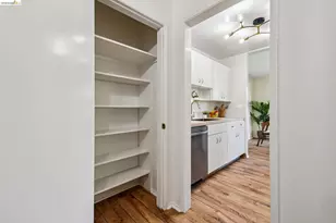 4 Commodore Dr, Emeryville, CA 94608 - Photo 11