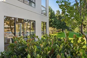 4 Commodore Dr, Emeryville, CA 94608 - Photo 29