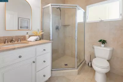 32 Sheridan Rd, Oakland, CA 94618 - Photo 27