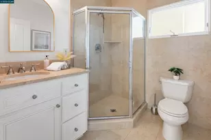 32 Sheridan Rd, Oakland, CA 94618 - Photo 27