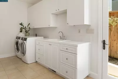 32 Sheridan Rd, Oakland, CA 94618 - Photo 33