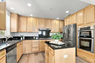 43 Bassett St, San Jose, CA 95110 - Photo 11