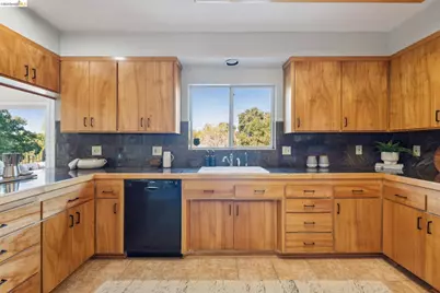 2929 Salvino Ct, Richmond, CA 94803 - Photo 21