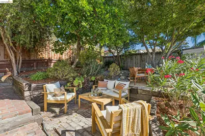 2836 Rawson St, Oakland, CA 94619 - Photo 57