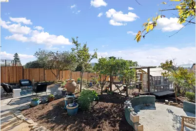 925 Avis Dr, El Cerrito, CA 94530 - Photo 69