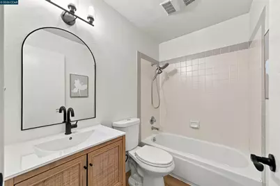 939 Laurel St #203, San Carlos, CA 94070 - Photo 9