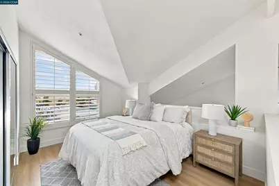939 Laurel St #203, San Carlos, CA 94070 - Photo 23